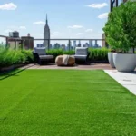 Césped Artificial en Terraza con estilo Moderno